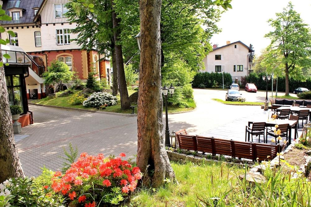 Hotel Szrenicowy Dwor Шклярска Поремба Екстериор снимка