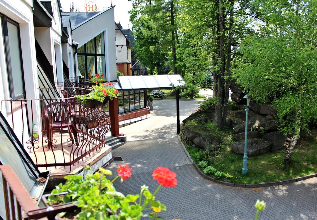 Hotel Szrenicowy Dwor Шклярска Поремба Екстериор снимка